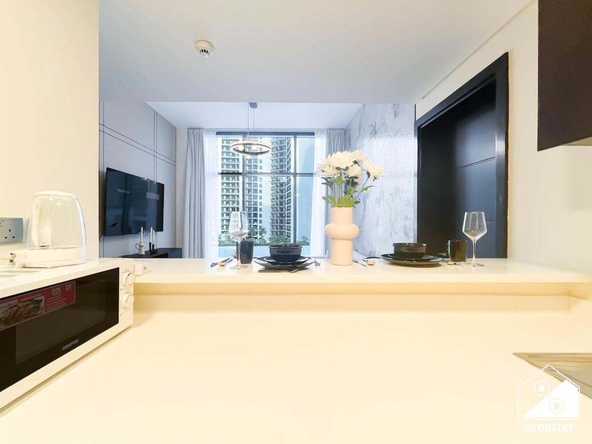 Luxury 2br In Merano Tower & Stunning Canal Views Dubai