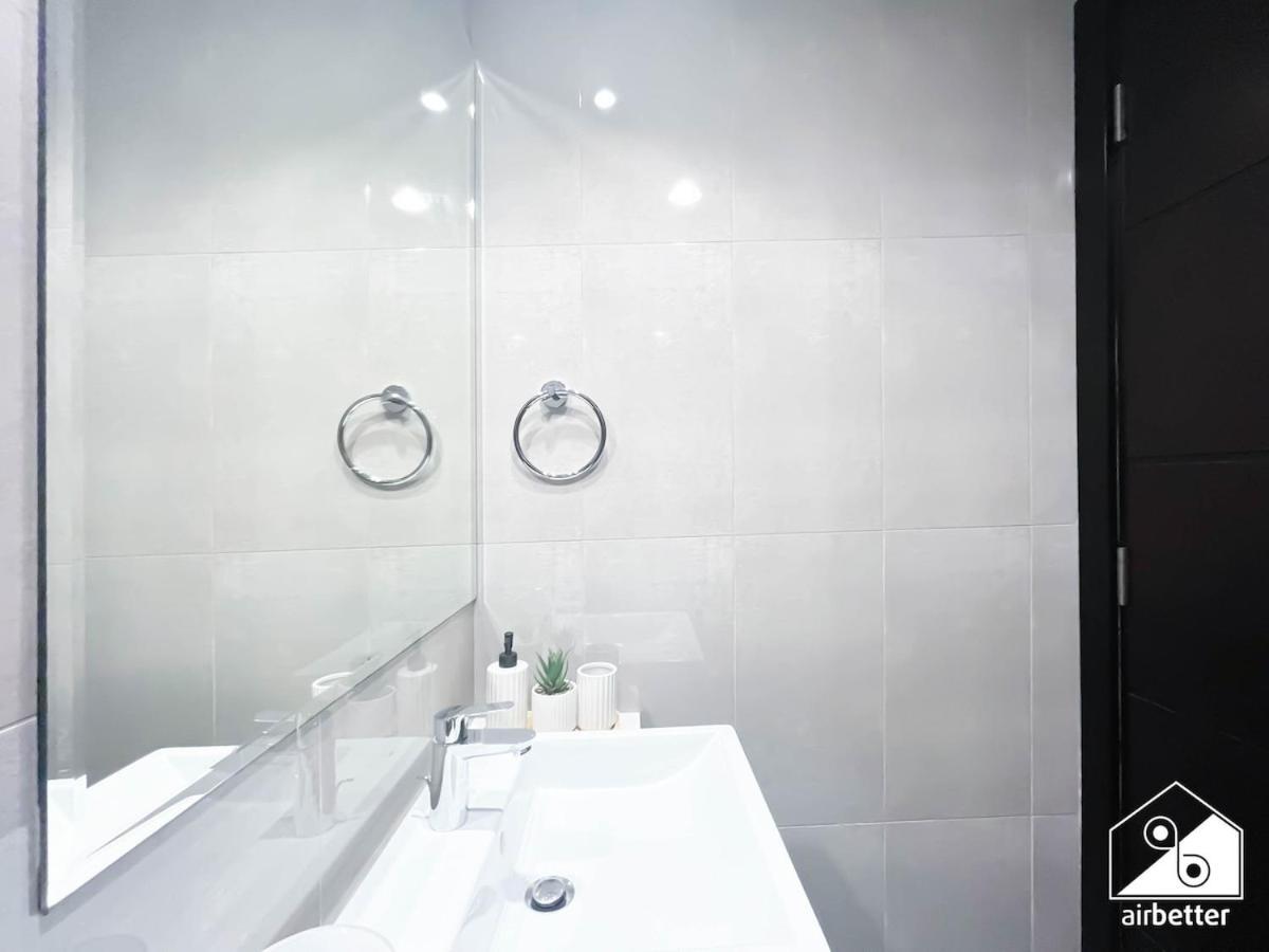 Luxury 2br In Merano Tower & Stunning Canal Views Apartment Dubai